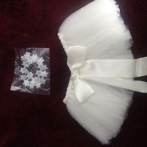 Newborn photo prop set headband and skirt very pretty